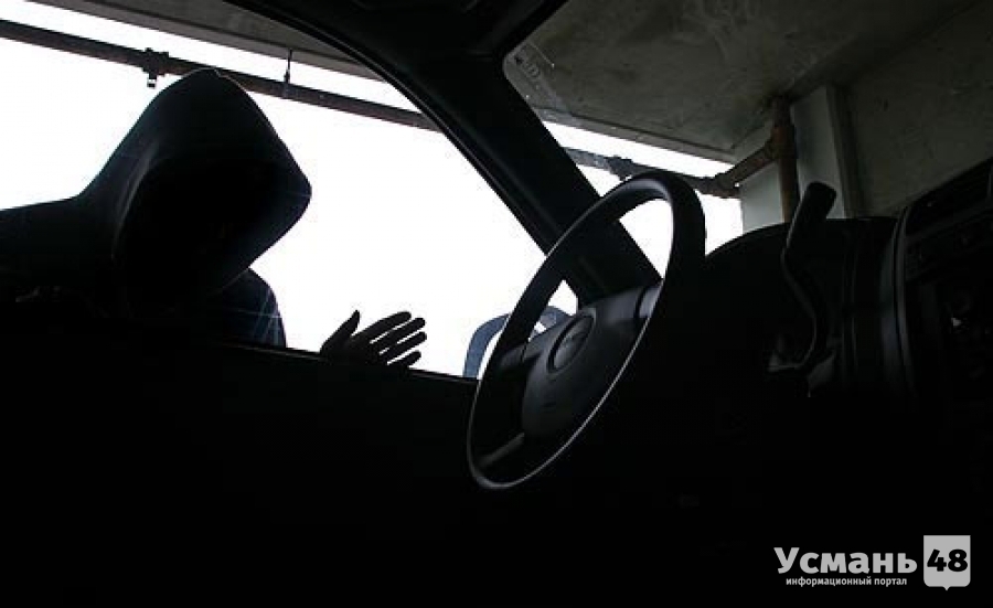 В селе Демшино злоумышленники похитили из автомобиля ВАЗ-2105 стоявшего в гараже автомагнитолу и аккумулятор