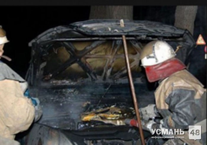 В Усмани горел автомобиль