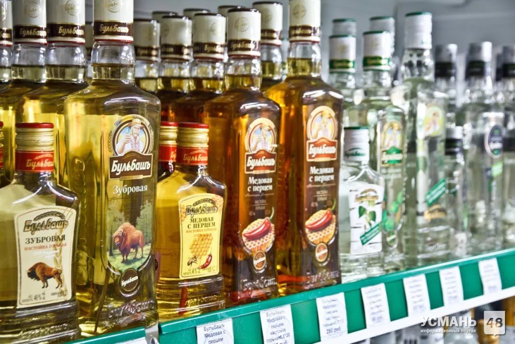 В одном из продуктовых павильонов Усмани торговали алкоголем без лицензии