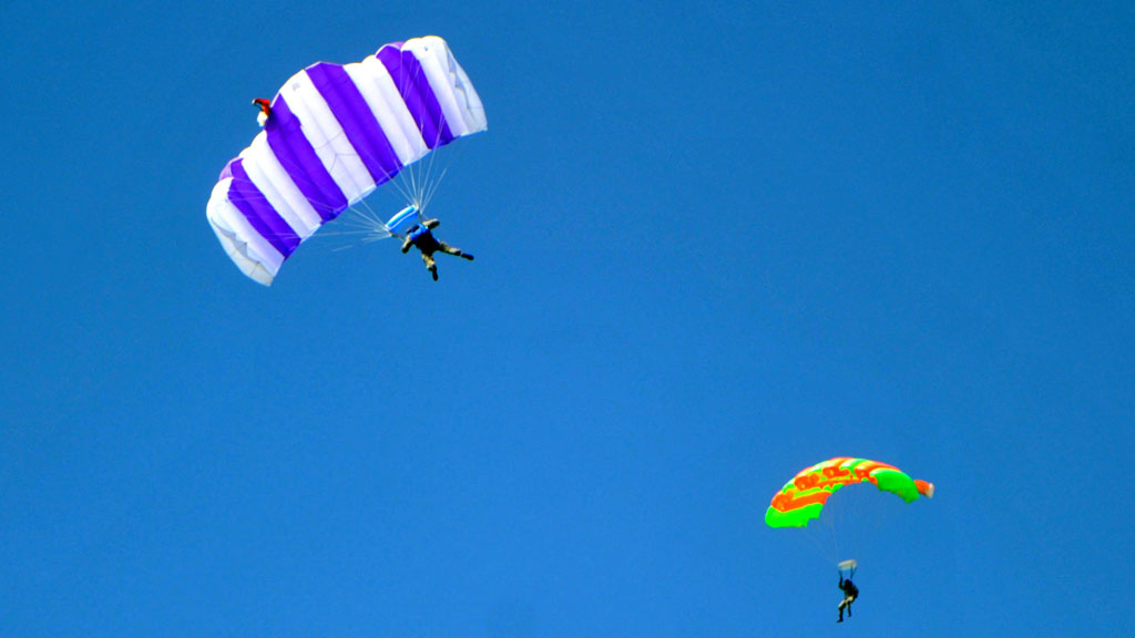 В Липецкой области запретят прыжки с парашютом и полеты на время проведения ЧМ по футболу