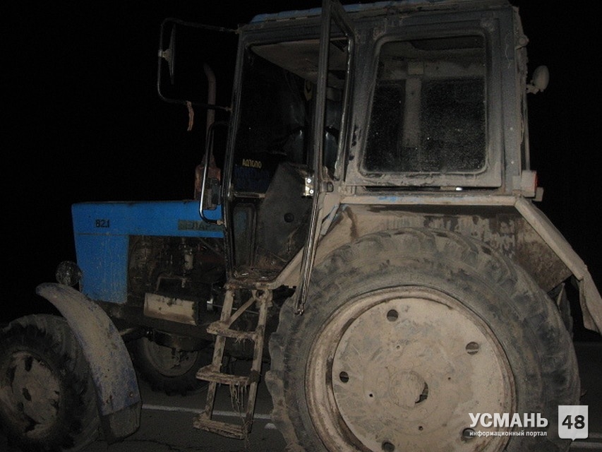 Полицейские после погони задержали угонщиков трактора