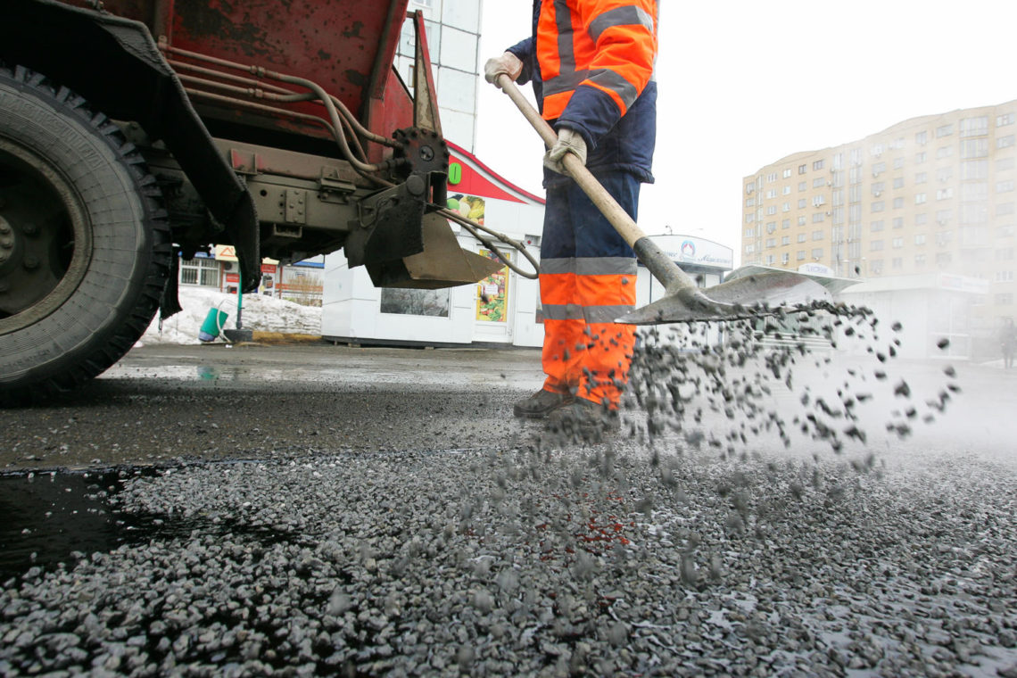 В Липецкой области с начала года отремонтировали 33 тысячи квадратных метров дорог