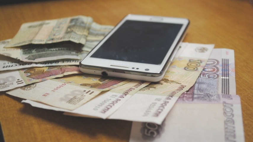 Потеря 25-летней жительницей Усмани смартфона привела и к потере денег на банковском счете