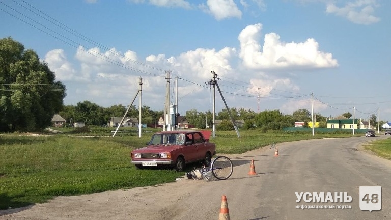 В Усманском районе водитель «ВАЗа» сбил велосипедистку с ребенком