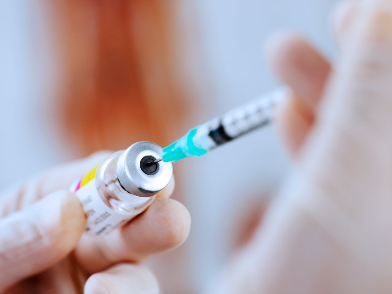 Жителей Липецкой области более всего волнует вакцинация, QR-коды и коронавирусные ограничения.