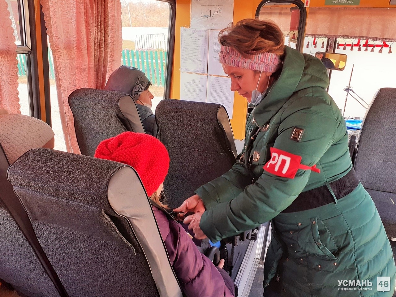 В Усманском районе родительские патрули контролируют перевозку детей в школьных автобусах