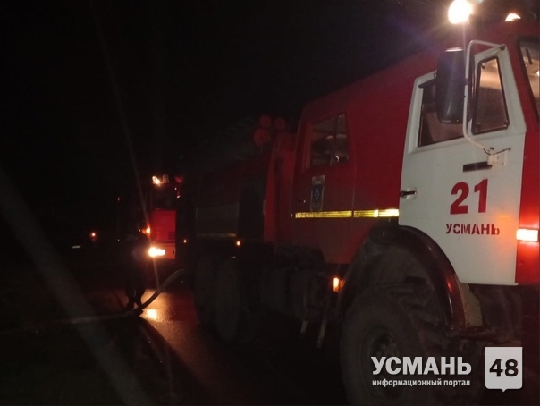 В селе Завальное Усманского района пожарные тушили жилой дом.