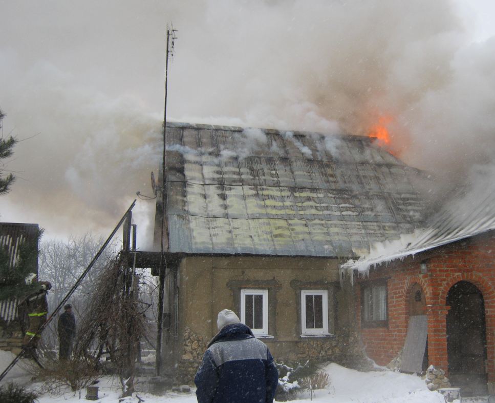 В Усманском районе горел дом