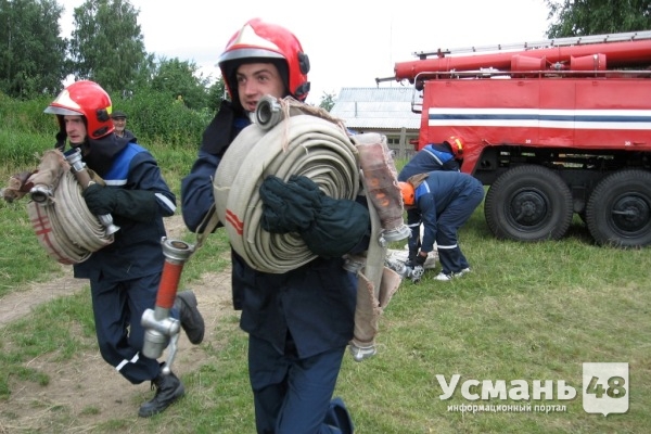 В с. Поддубровка Усманского района пожарные тушили дом