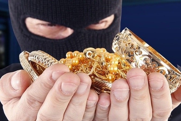 У жительницы Усманского района украли 8 000 рублей и украшения