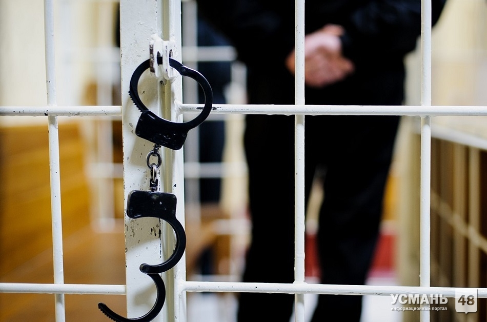 В Усманском районе на скамье подсудимых оказался подросток, обвиняемый в краже из частного дома