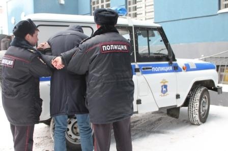 Ранее судимый усманец попытался угнать автомобиль в Липецке