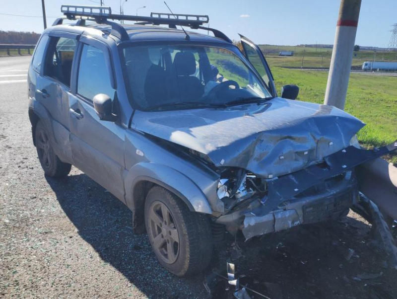 В Усманском районе 67-летний водитель «Шевроле Нива» выехал на встречку и столкнулся с «Фольксвагеном Пассат».