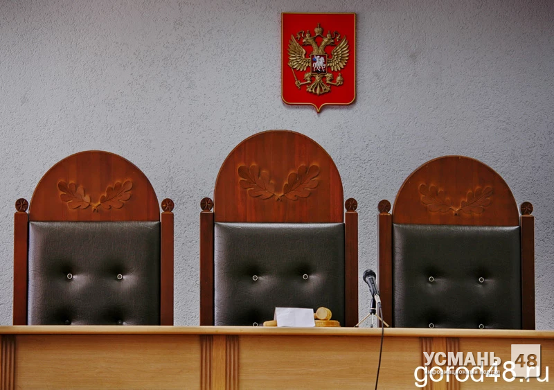 У жителя Усмани, укравшего 25 тонн удобрений, конфисковали самосвал